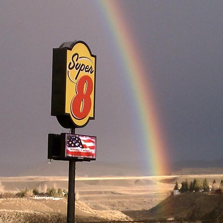 Super 8 By Wyndham Cody Hotel Exterior foto