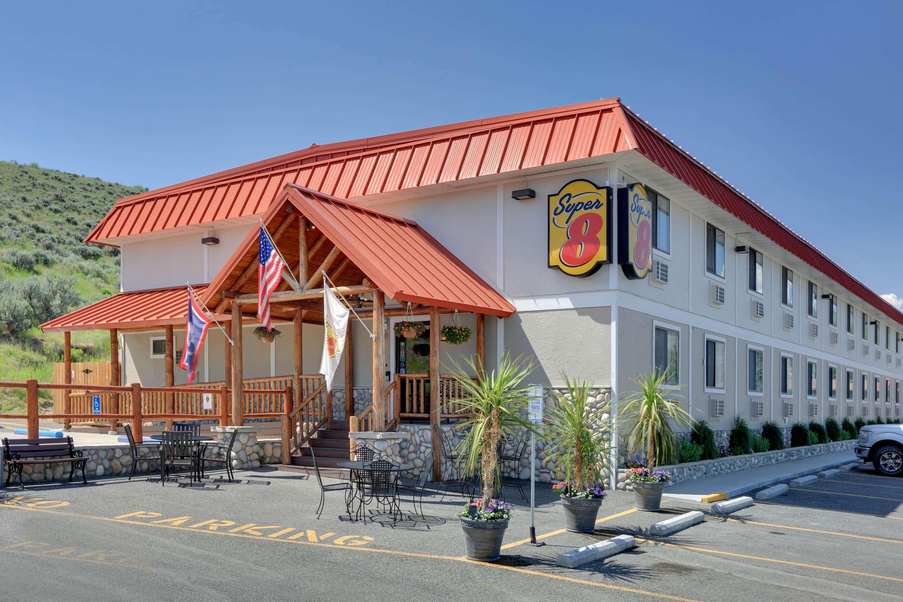 Super 8 By Wyndham Cody Hotel Exterior foto
