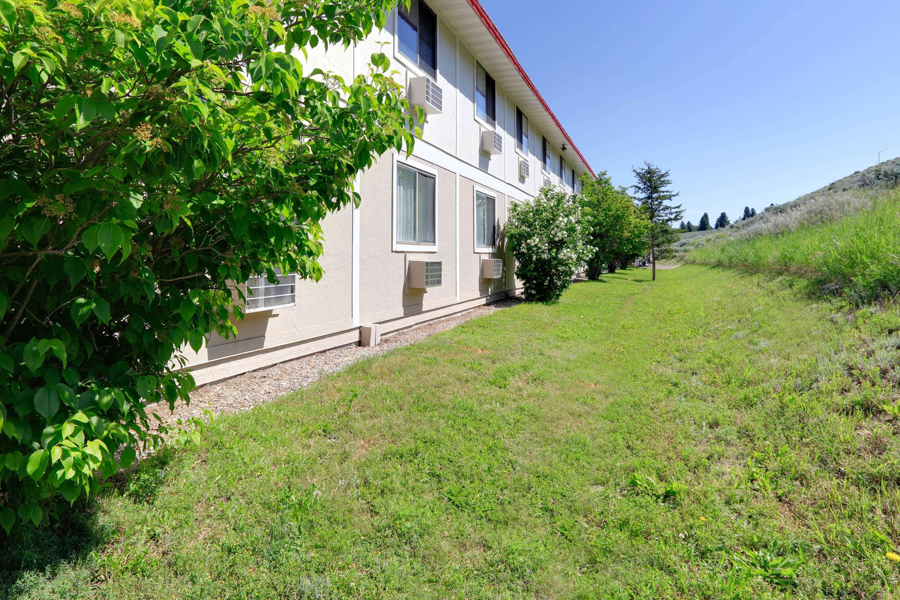 Super 8 By Wyndham Cody Hotel Exterior foto